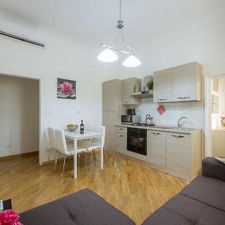 Stylisch Canacci 2 Bedroom Apartment Firenze Bagian luar foto
