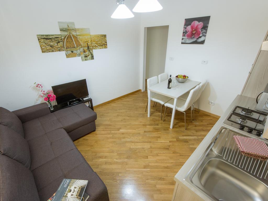 Stylisch Canacci 2 Bedroom Apartment Firenze Bagian luar foto